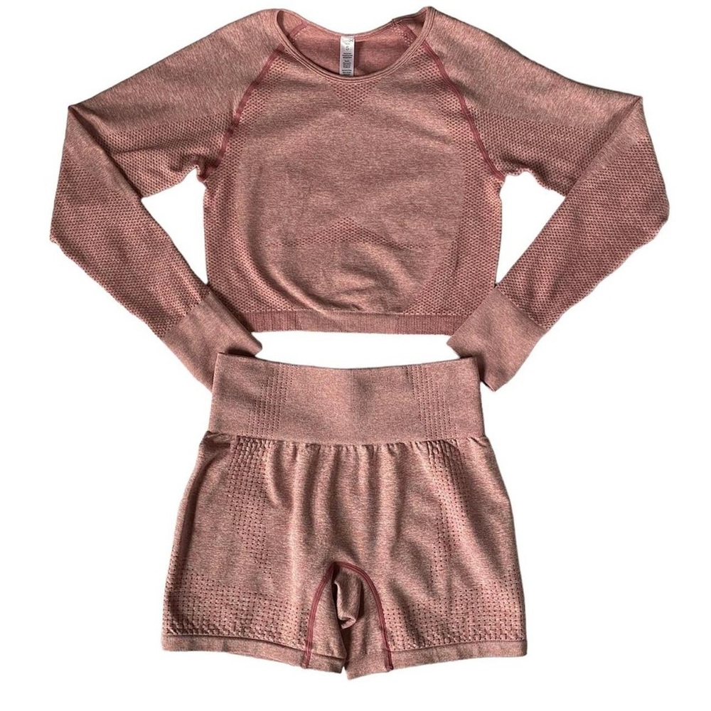 2 Piece Athletic Long Sleeve Thumb Cutout & Shorts Light Salmon Pink Size Small